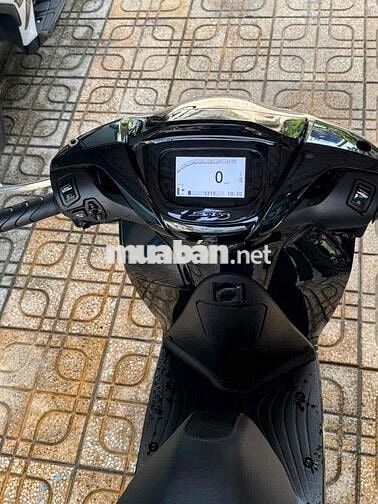 SH 125cc 2026 Đen CBS bstp chính chủ odo 1300km