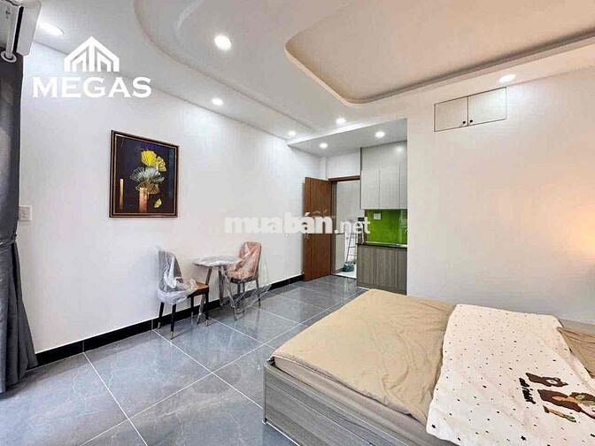 Cho thuê phòng 35m2 Full NT có Ban công gần Q1, Q3 tại Thích Quảng Đức