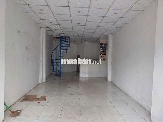cần bán gâp nhà mặt tiền DT 746