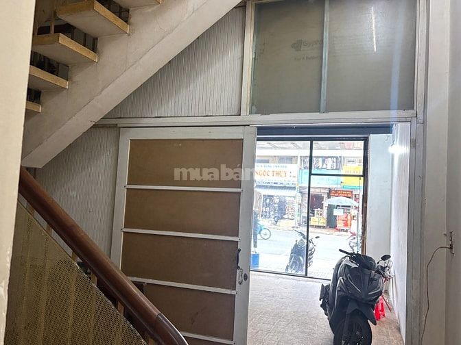 Bán nhà MT Nguyễn Trãi P.7, Quận 5, 4x13,9m