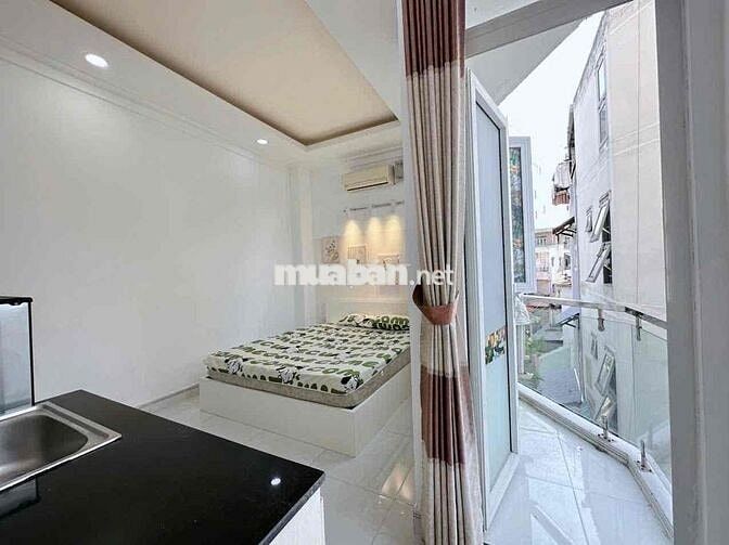 PHÒNG MỚI CÓ BAN CÔNG CỬA SỔ TRUNG TÂM PHÚ NHUẬN