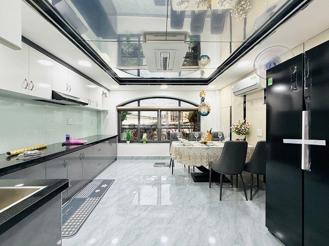 Nhá ngay chợ Tân Sơn -  thang máy 4x16 1 lủng 5 lầu đường Bùi Quang Là