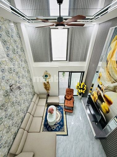 Nhá ngay chợ Tân Sơn -  thang máy 4x16 1 lủng 5 lầu đường Bùi Quang Là