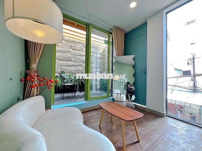CHO THUÊ STUDIO BAN CÔNG 40m² FULL NỘI THẤT NGAY TRUNG TÂM QUẬN 3