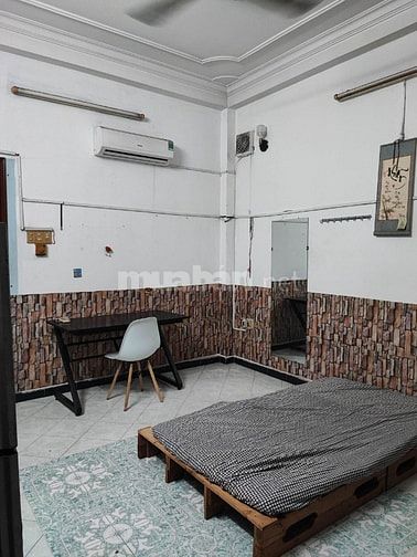 Phòng mặt tiền Đinh Bộ Lĩnh, P.26, 20m2, đầy đủ nội thất, 3.3tr