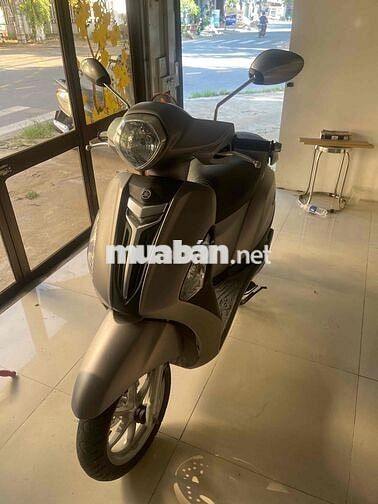 Yamaha Grande màu Xám