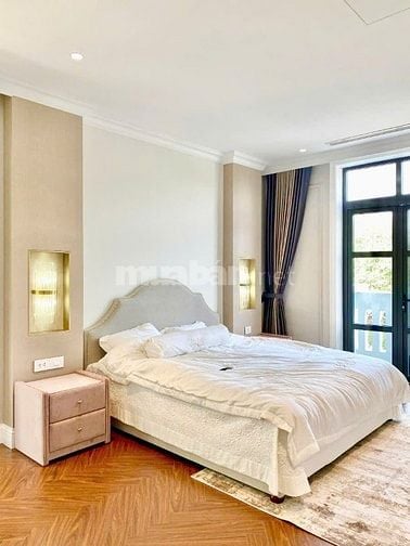 BIỆT THỰ CẦU GIẤY 310m2_LÔ GÓC_2 MẶT ĐƯỜNG KINH DOANH_DÒNG TIỀN 9500$
