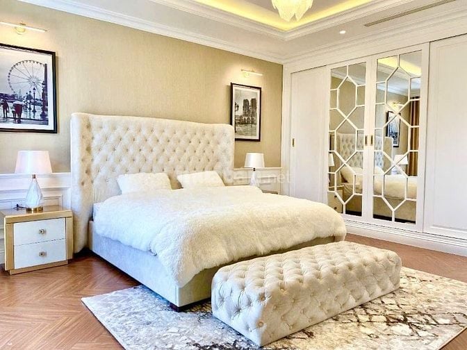 BIỆT THỰ CẦU GIẤY 310m2_LÔ GÓC_2 MẶT ĐƯỜNG KINH DOANH_DÒNG TIỀN 9500$