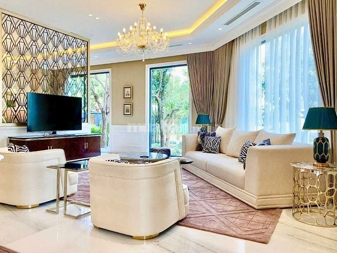 BIỆT THỰ CẦU GIẤY 310m2_LÔ GÓC_2 MẶT ĐƯỜNG KINH DOANH_DÒNG TIỀN 9500$