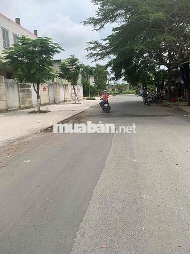 Bán đất tại xã Mỹ hạnh một xẹt đường gò hu gần trường học Mỹ Hạnh nam