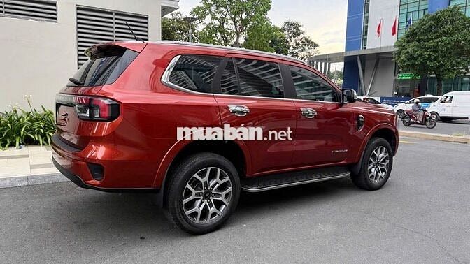 Ford Everest Titanium 2022 Đỏ 27.900km