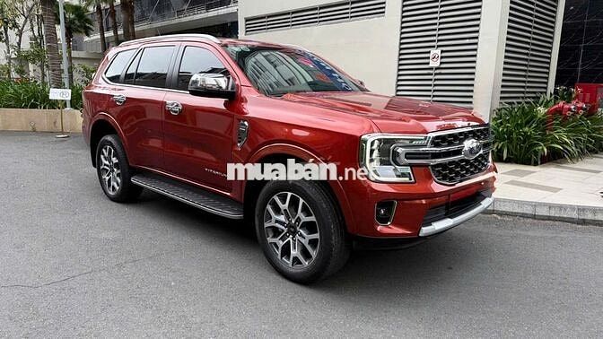 Ford Everest Titanium 2022 Đỏ 27.900km