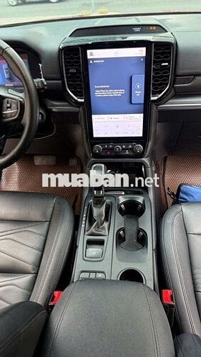 Ford Everest Titanium 2022 Đỏ 27.900km