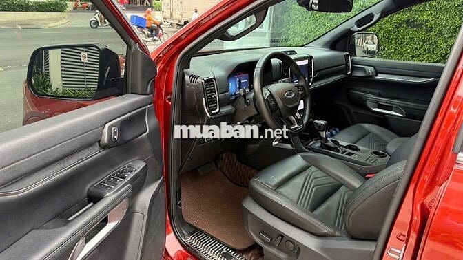 Ford Everest Titanium 2022 Đỏ 27.900km