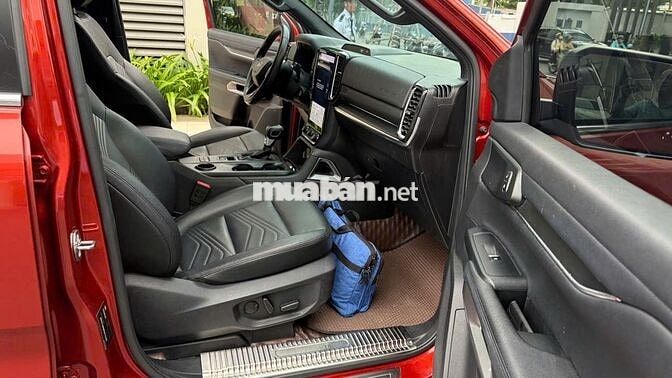 Ford Everest Titanium 2022 Đỏ 27.900km