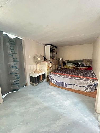 Nhà cấp 4 có gác xếp . Ngay cầu An Dương đủ mọi tiện ích
