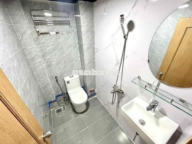 Căn hộ dịch vụ mới xây ngã tư Thủ Đức - 4tr6 - vào ở ngay