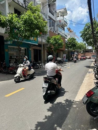 Cho thuê nhà nguyên căn, mặt tiền đường số 49, Khánh Hội, Quận 4