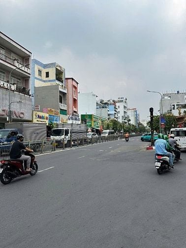 MT 797-799 Lũy Bán Bích - 11x24m. CN 279m² - Hầm 7 Tầng. HĐT: 300tr/th