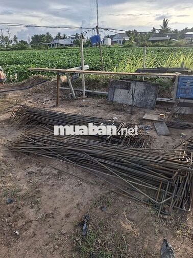 mình cần tuyển công nhân làm kè sông(nam và nữ)