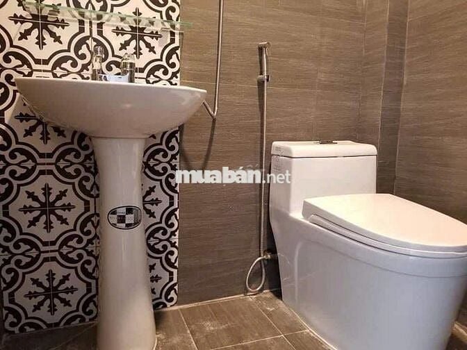 CHO THUÊ PHÒNG KHÉP KÍN TẠI THỔ QUAN, ĐỐNG ĐA, HÀ NỘI GIÁ 4,5tr