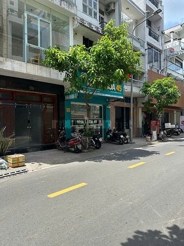 Cho thuê nhà nguyên căn, mặt tiền đường số 49, Khánh Hội, Quận 4