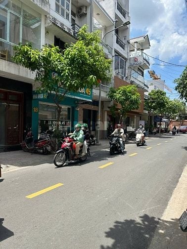 Cho thuê nhà nguyên căn, mặt tiền đường số 49, Khánh Hội, Quận 4