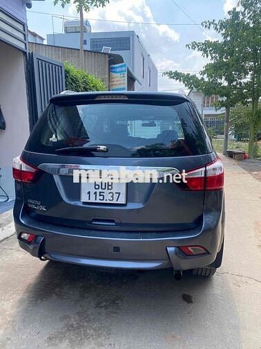 Isuzu Mu-X Xám 7 chỗ Dầu Tự động