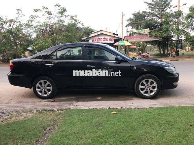 toyota CAMRY còn rất đẹp