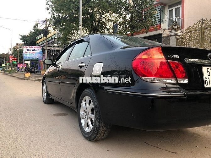toyota CAMRY còn rất đẹp