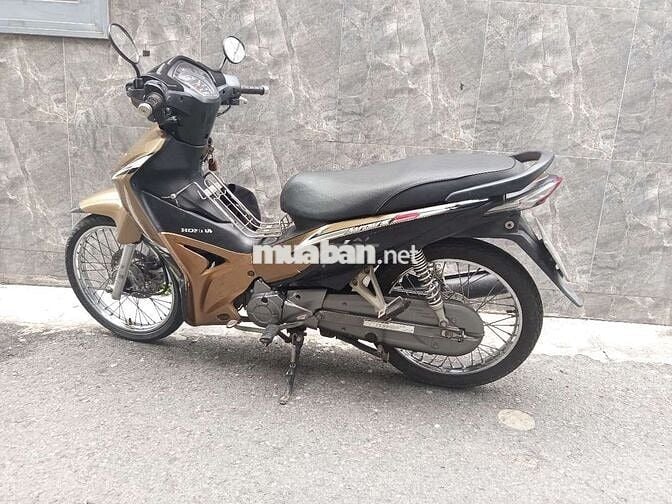 xe nhà ít đi cần bán. quận Bình thạnh TP HCM 