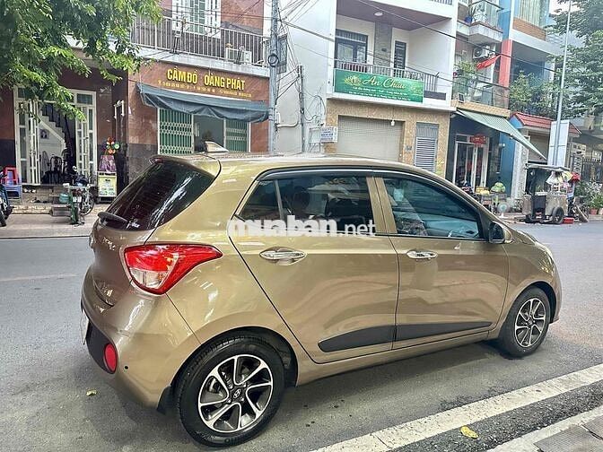 Hyundai Grand i10 Vàng cát
