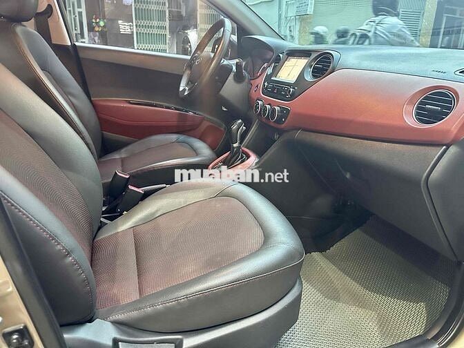 Hyundai Grand i10 Vàng cát