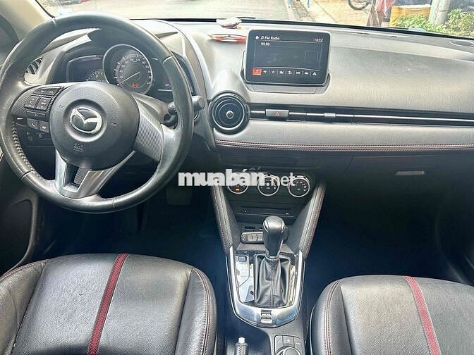 Mazda 2 2015 Trắng