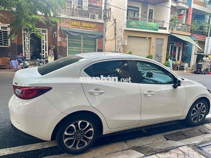 Mazda 2 2015 Trắng