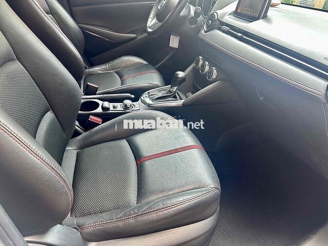 Mazda 2 2015 Trắng