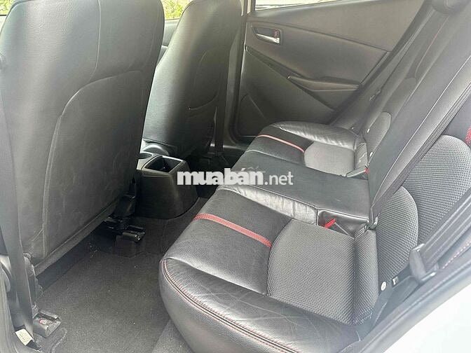 Mazda 2 2015 Trắng