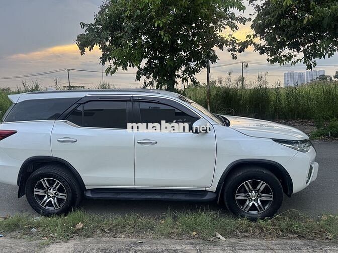 Toyota Fortuner 2019 Trắng