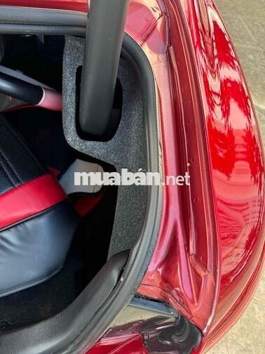 Mazda 6 2.0 bản premium 2021 Đỏ pha lê