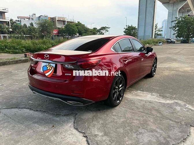 Mazda 6 2.0 bản premium 2021 Đỏ pha lê