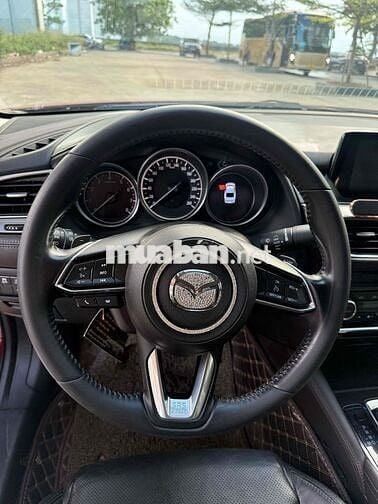Mazda 6 2.0 bản premium 2021 Đỏ pha lê