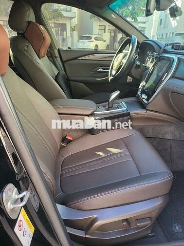 Chính chủ gia đình em cần bán Lux A 2022 đi 4v