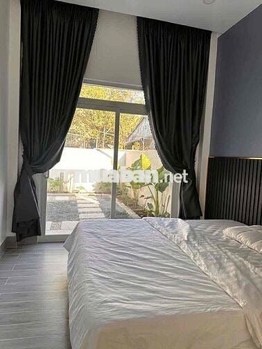 Chủ bán gấp nhà mới 99,9% Long Phước giáp p4 có 2 phòng sân đậu được 2