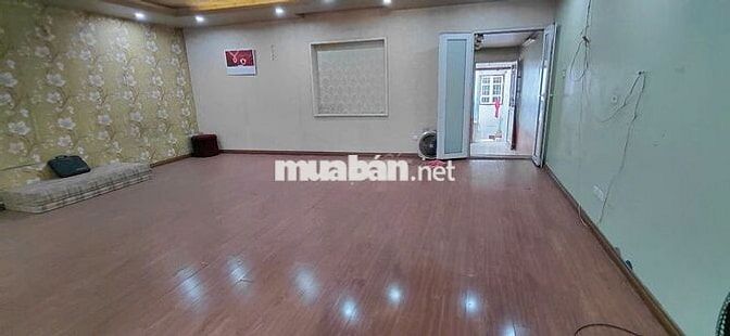 CHO HỘ GIA ĐÌNH THUÊ NHÀ PHỐ LÊ DUẨN – CỬA NAM 75M 2 PHỎNG 7TR