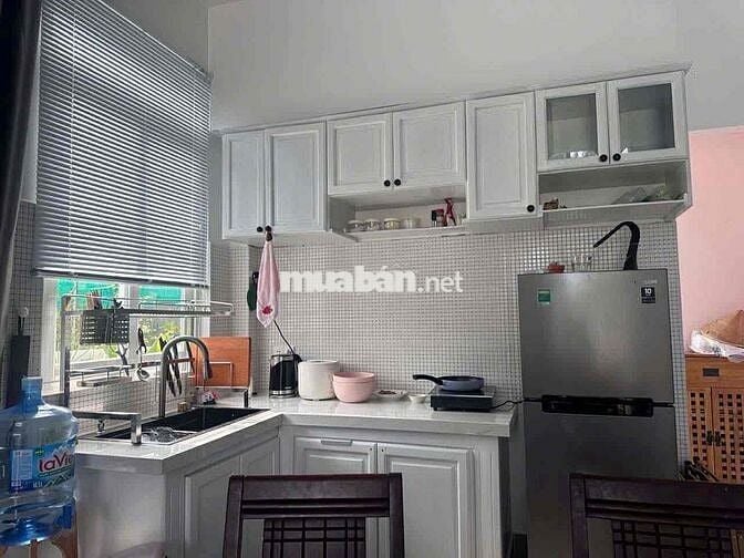 Chủ bán gấp nhà mới 99,9% Long Phước giáp p4 có 2 phòng sân đậu được 2
