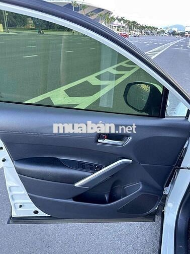 Toyota Corolla Cross 2020 Bản V Trắng