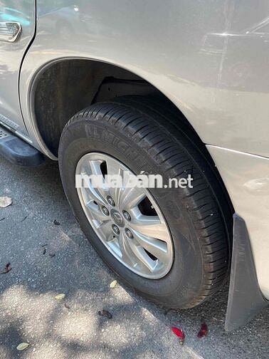 Toyota Innova 2011 Gia đình Bạc