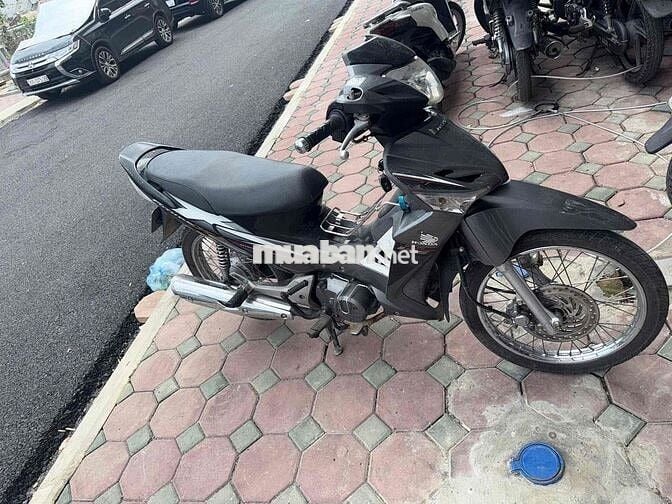 Xe máy Honda màu Đen