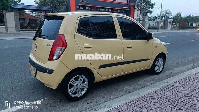 Hyundai i10 Số tự động Vàng kem