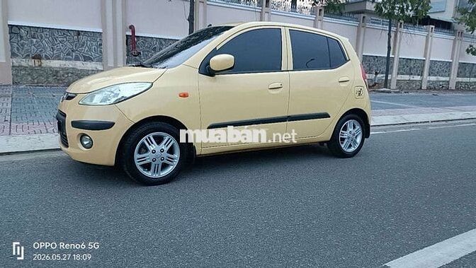 Hyundai i10 Số tự động Vàng kem